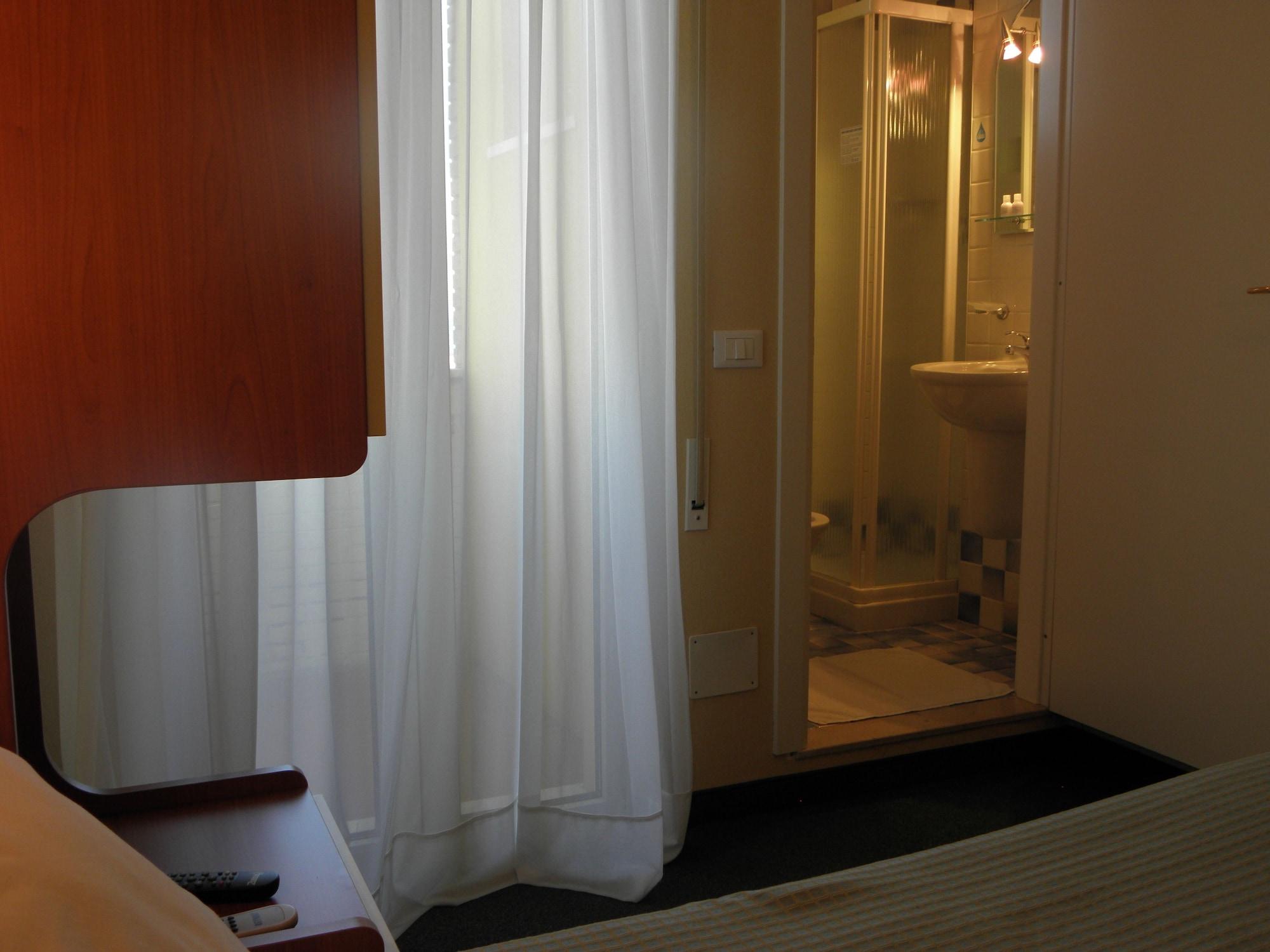 Hotel Crosal Rimini Exterior photo
